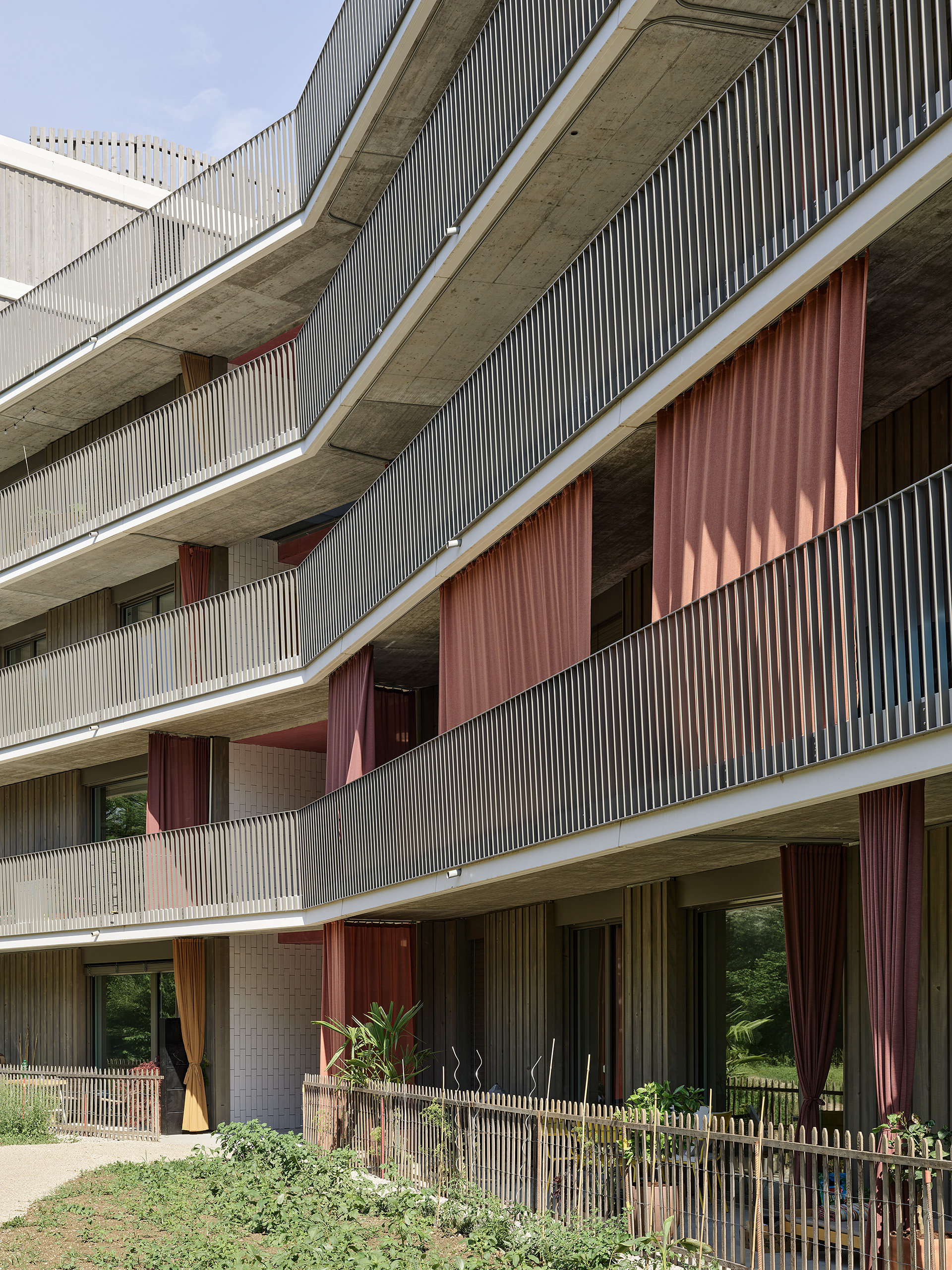 Ahp0079 AIQ4 009897 J2